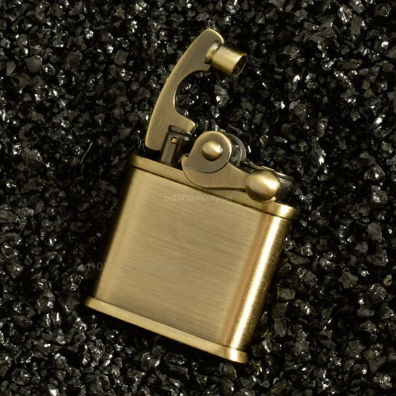 Vintage Free Fire Torch Lighter Grinding Wheel Flint Brass Kerosene Compact Lighter Cigarette Gasoline Windproof Gadgets for Men